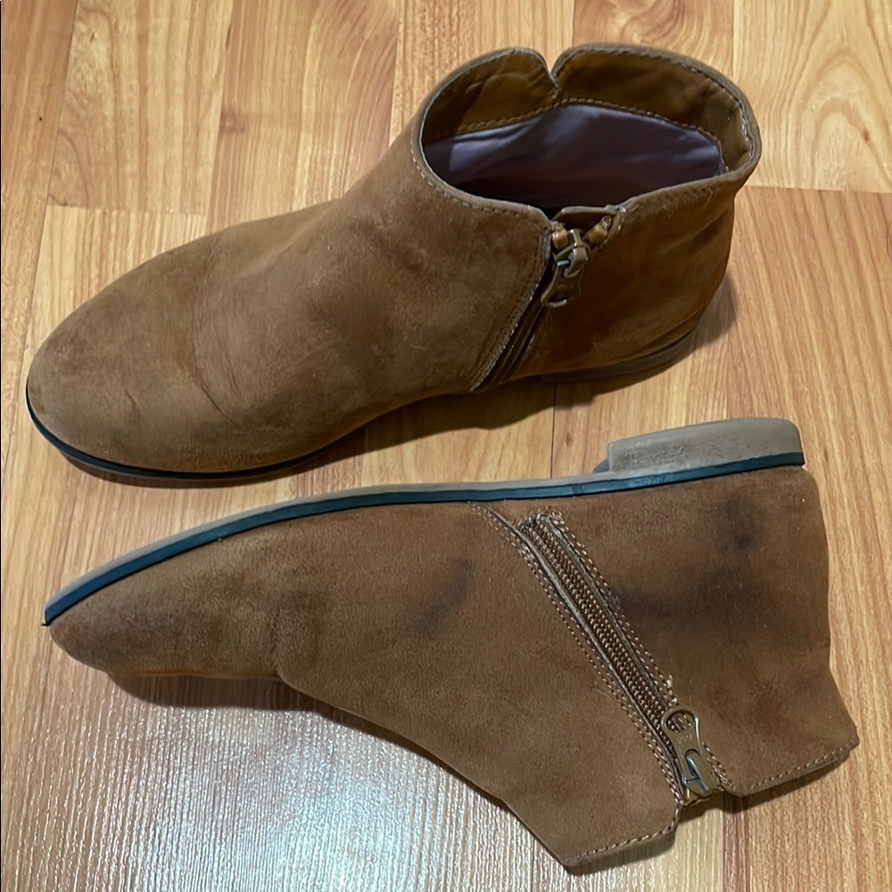 Cat & Jack Brown boots Sz 4